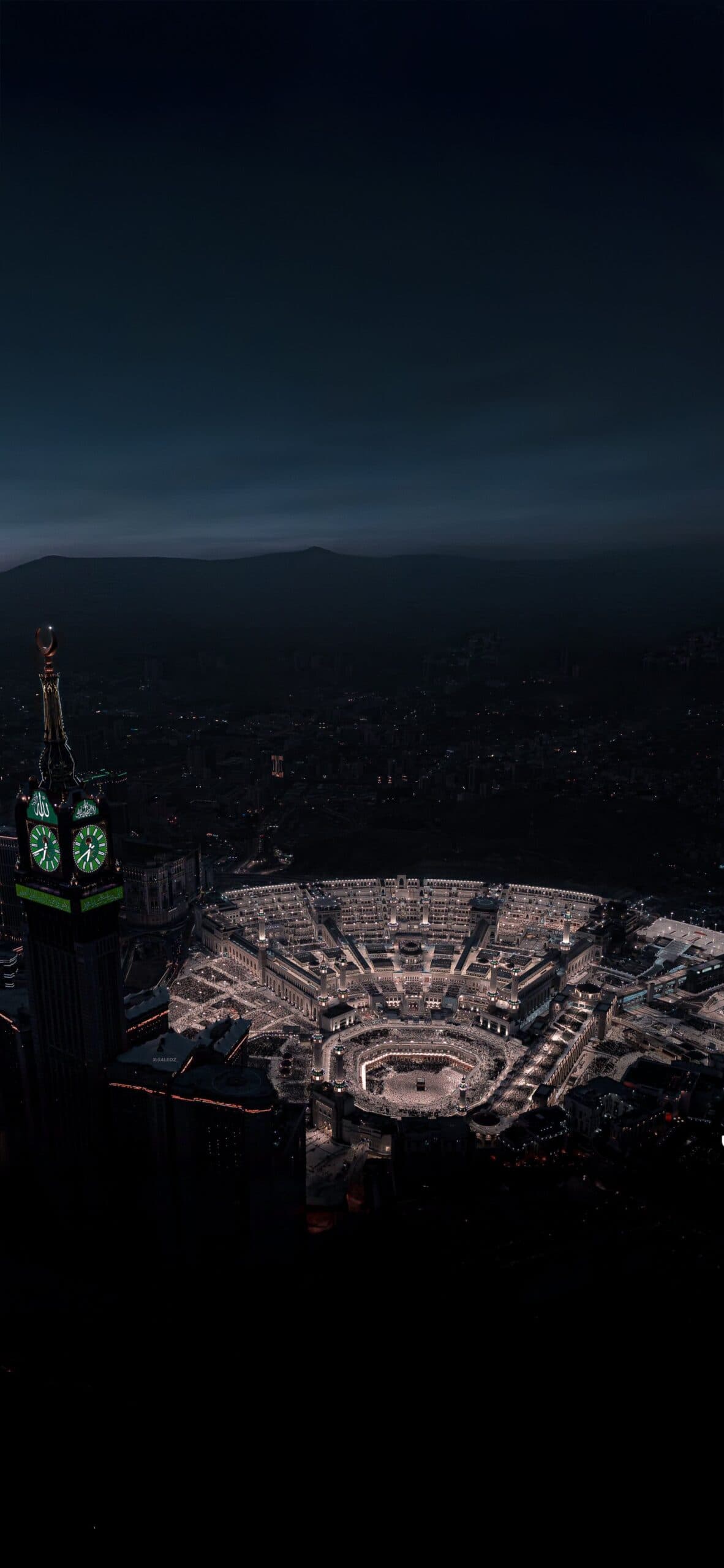The Grand Mosque of Makkah illuminated at night